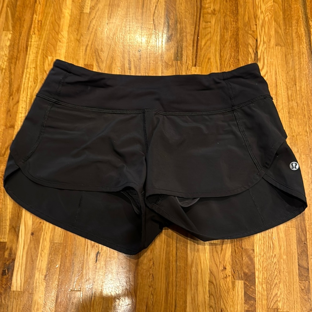 Lululemon speed up shorts. Black. Size 4